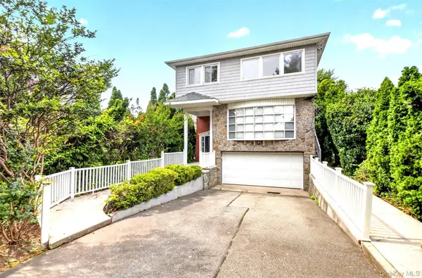 149-37 Powells Cove BLVD, Whitestone, NY 11357