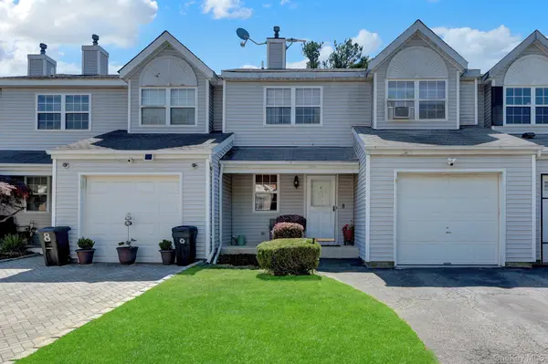 6 Beech ST, Central Islip, NY 11722