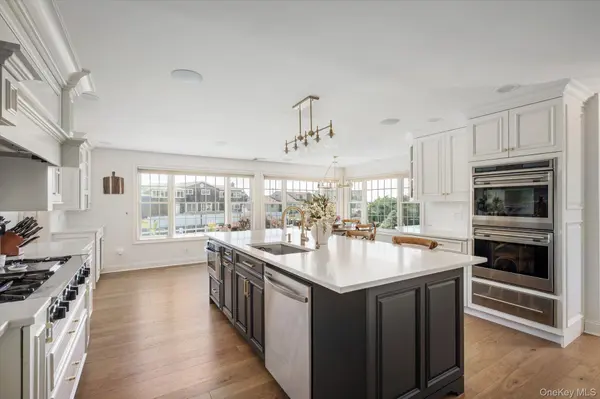 280 Bay DR, Massapequa, NY 11758