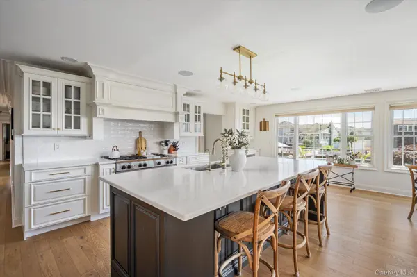 280 Bay DR, Massapequa, NY 11758