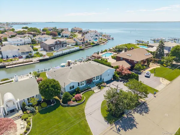 280 Bay DR, Massapequa, NY 11758