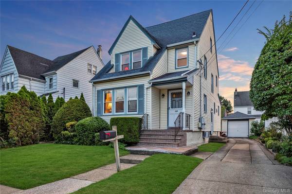 50 Elgin RD, Valley Stream, NY 11581