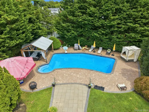 703 Lincoln AVE, Sayville, NY 11782