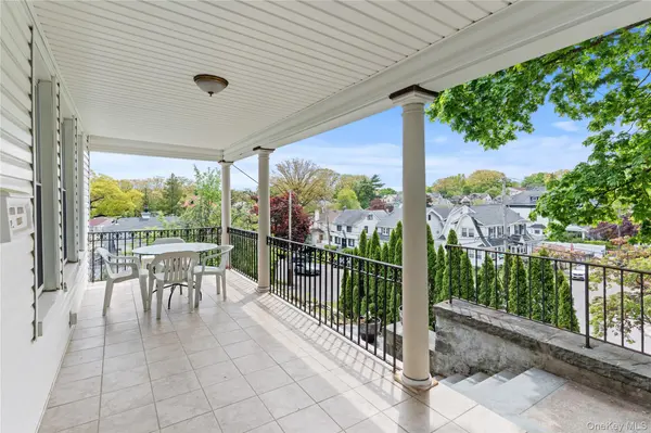 21 Wendover RD, Yonkers, NY 10705