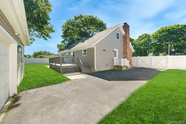 925 Liberty ST, Bohemia, NY 11716