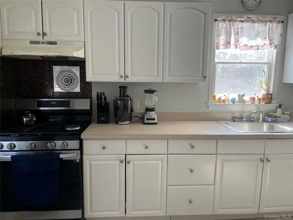 43 2nd AVE, Central Islip, NY 11722