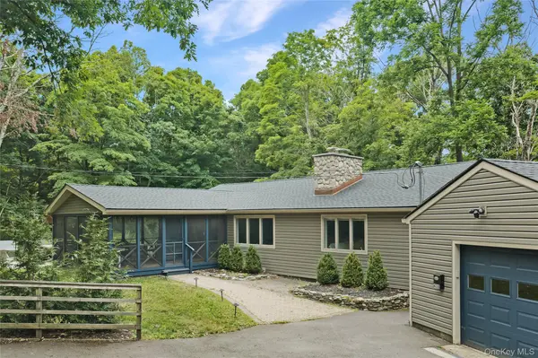 438 White Schoolhouse RD, Rhinebeck, NY 12572