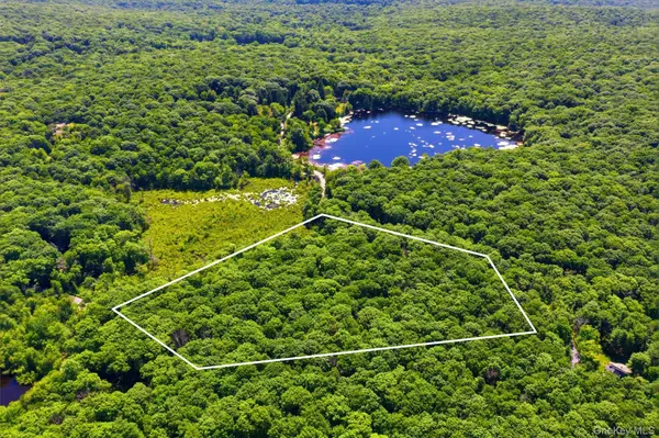 599 E Mountain RD, Cold Spring, NY 10516