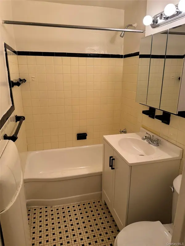 9834 63rd DR #2J, Rego Park, NY 11374