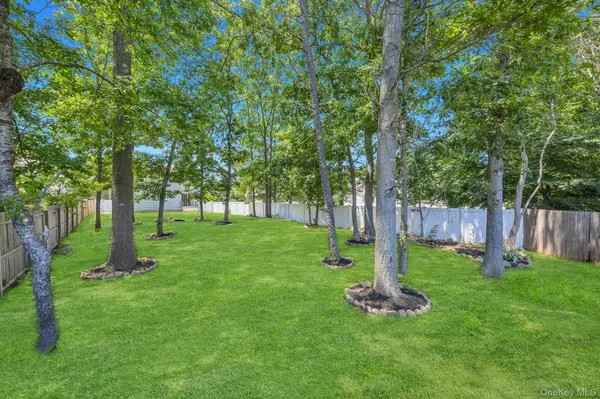 5 The GN #B, Shirley, NY 11967