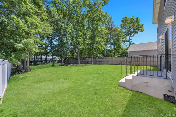 5 The GN #B, Shirley, NY 11967