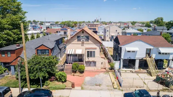 1036 California PL, Island Park, NY 11558