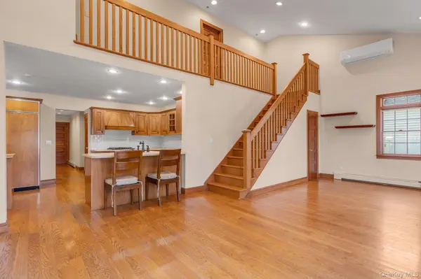 40 Frankel RD, Massapequa, NY 11758