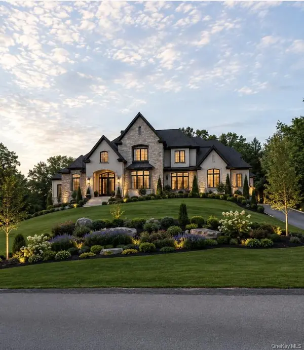 Traci WAY, Pleasant Valley, NY 12569