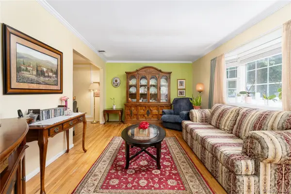 203 Hall ST, Port Jefferson Station, NY 11776
