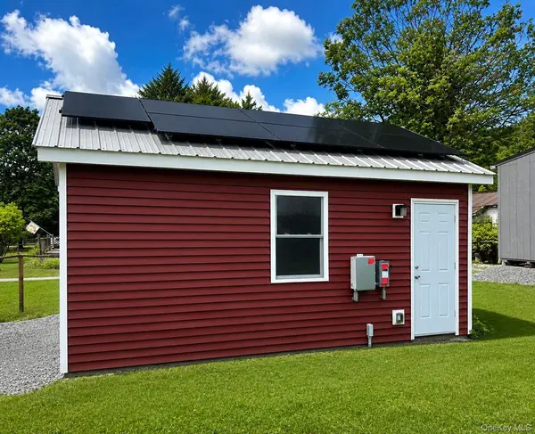 10 Fred Hessinger RD, Callicoon Center, NY 12724