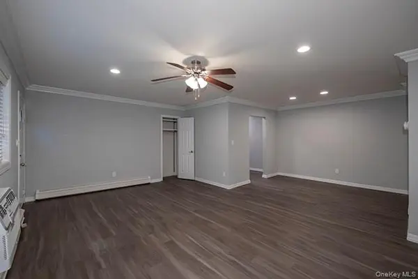 327 Brook AVE #327-1A, Bay Shore, NY 11706