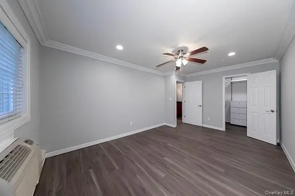327 Brook AVE #327-1A, Bay Shore, NY 11706