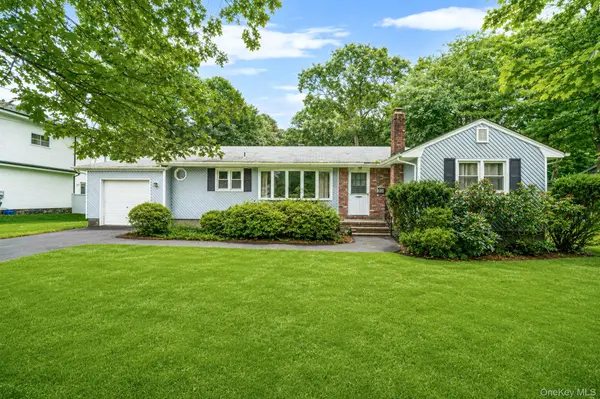 287 Munsell RD,  Patchogue,  NY 11772