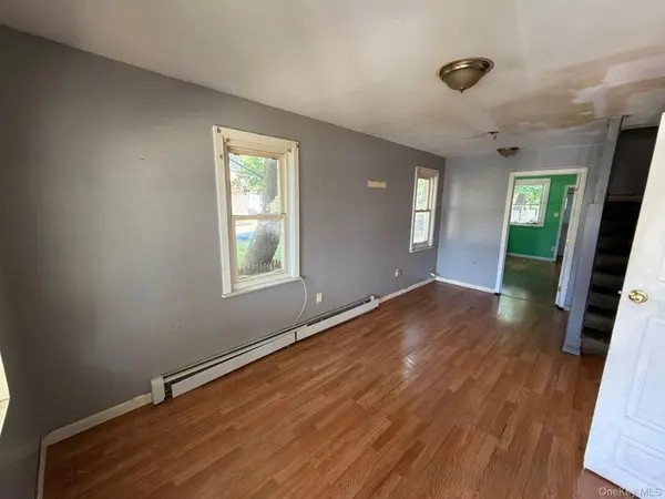 30 Pierson AVE, Hempstead, NY 11550