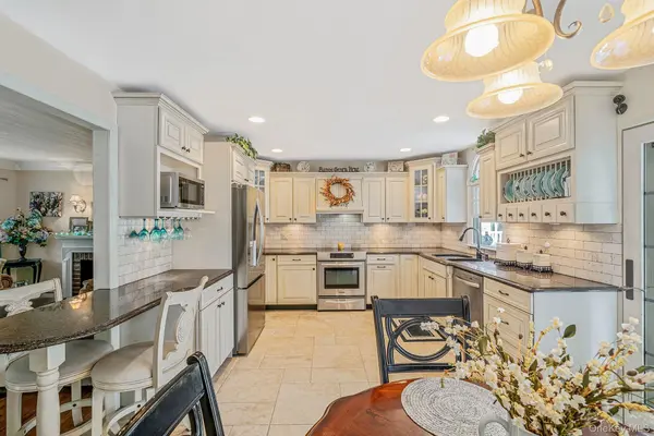 309 Harrison AVE, Miller Place, NY 11764