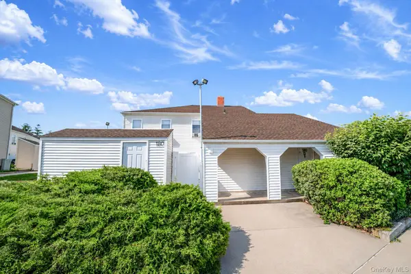 180 Lowndes AVE #D, Huntington Station, NY 11746