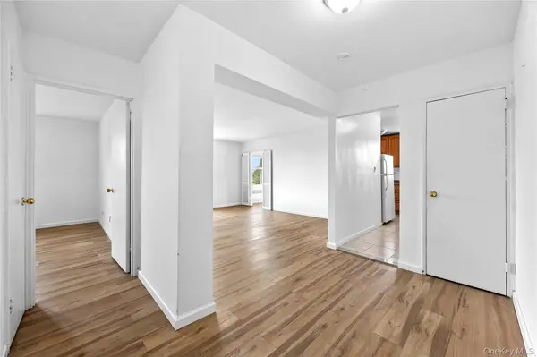 210-50 41st AVE #5C, Bayside, NY 11361