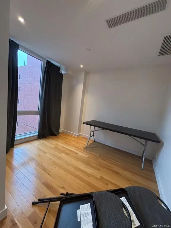 4223 Parsons BLVD #5D, Flushing, NY 11355
