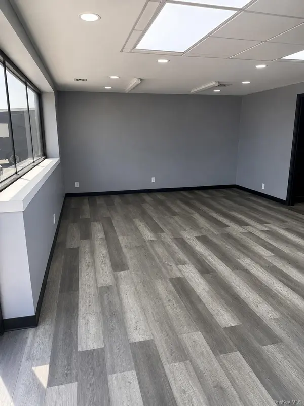 91B Moffitt BLVD, Bay Shore, NY 11706