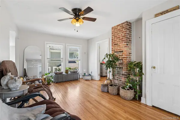 11 Park AVE #2A, Babylon, NY 11702