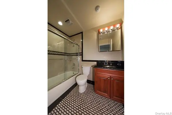 5000 Townhouse DR #1505, Coram, NY 11727