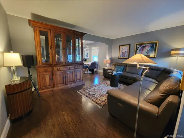 152 Norfeld BLVD, Elmont, NY 11003