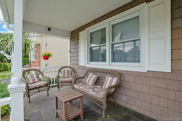 84 Lawrence PL, New Rochelle, NY 10801