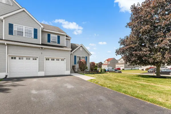 7 Woodfield DR, Washingtonville, NY 10992