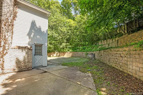 216 Woodbury RD, Woodbury, NY 11797