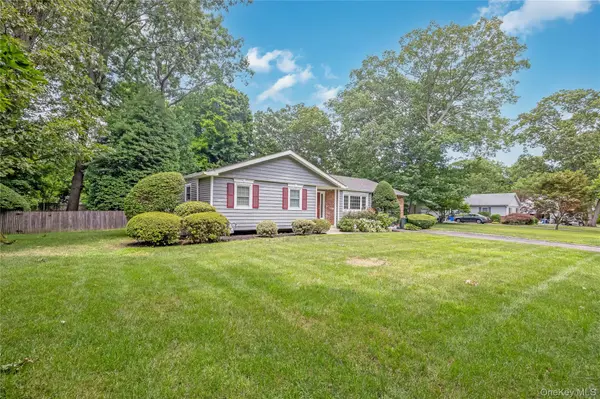 10 Udell WAY, East Northport, NY 11731