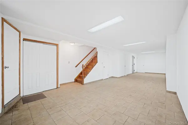 46-15 30th RD, Astoria, NY 11103