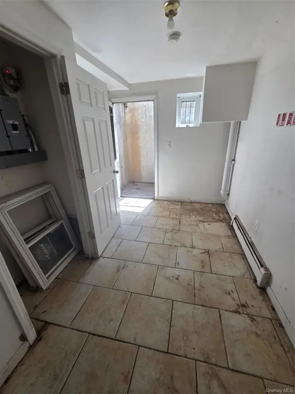 2471 B crotona AVE, Bronx, NY 10458