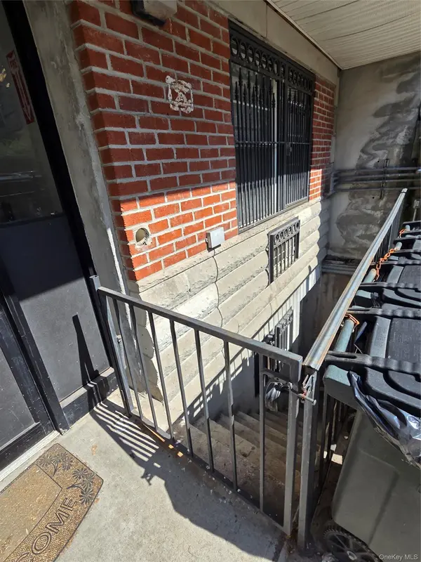 2471 B crotona AVE, Bronx, NY 10458