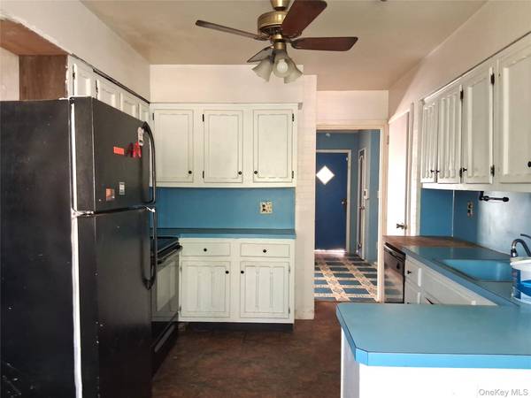 1036 Furth RD, Valley Stream, NY 11581