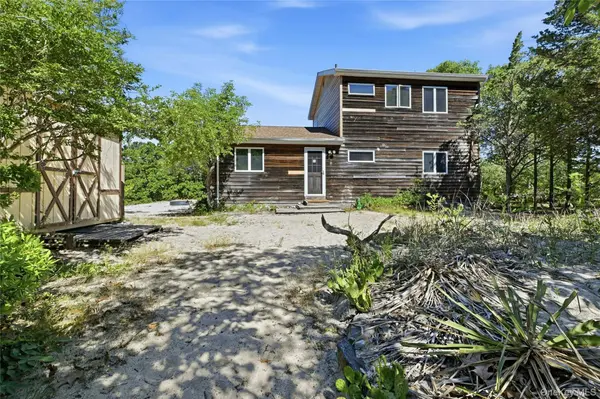 65 Lake DR, Southold, NY 11971