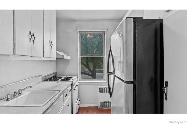 800 Grand Concourse #1CN, Bronx, NY 10451