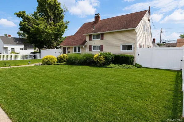 164 Bloomingdale RD, Levittown, NY 11756