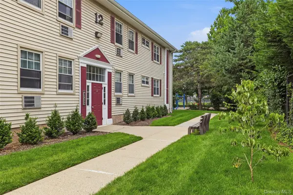 324 Post AVE #12L, Westbury, NY 11590