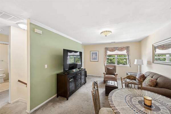 2295 Milburn AVE #11, Baldwin, NY 11510