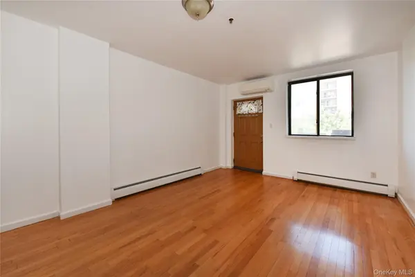 133-38 Avery AVE #3FA, Flushing, NY 11355
