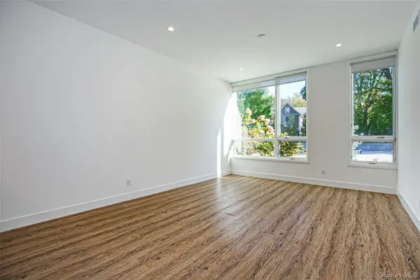 39 Washington Avenue #202, Pleasantville, NY 10570