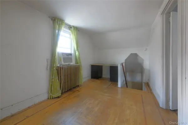 5-19 126th ST, College Point, NY 11356