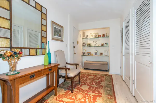 30 Stoner AVE #2-O, Great Neck, NY 11021