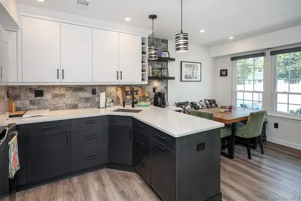107 Whalers CV, Babylon, NY 11702